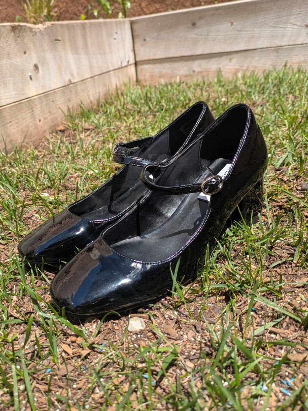 Steve Madden Patent Mary Janes Sz 6.5